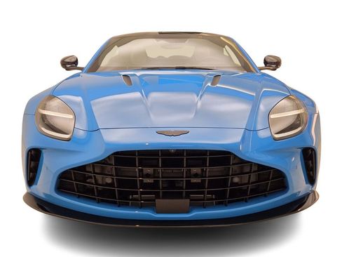 Used 2025 Aston Martin V8 Vantage Coupe image 2