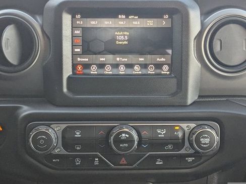 Used 2022 Jeep Gladiator Sport image 17