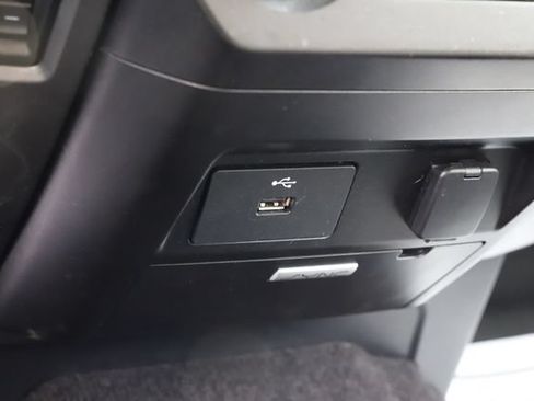Used 2016 Ford F150 XLT AWD/4WD image 31