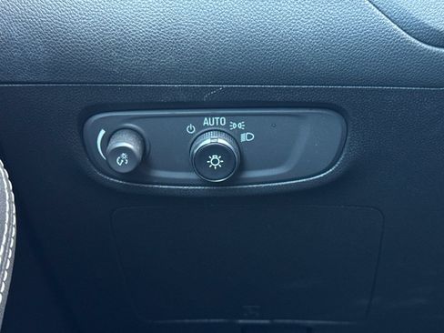 Used 2025 Buick Encore GX Preferred FWD image 30