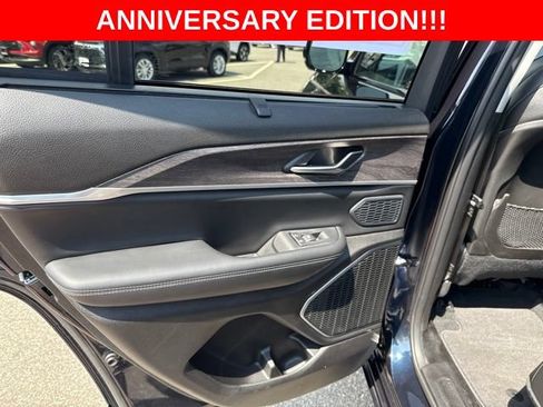 Used 2023 Jeep Grand Cherokee 30th Anniversary AWD/4WD image 15