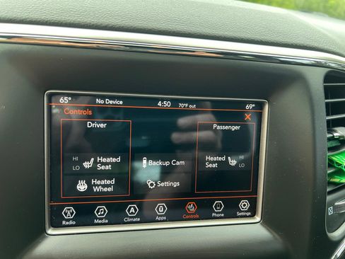 Used 2019 Jeep Grand Cherokee Laredo AWD/4WD image 25