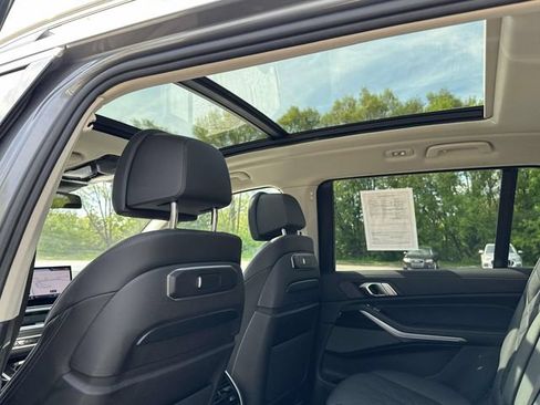 Used 2024 BMW X7 xDrive40i w/ Premium Package AWD/4WD image 23