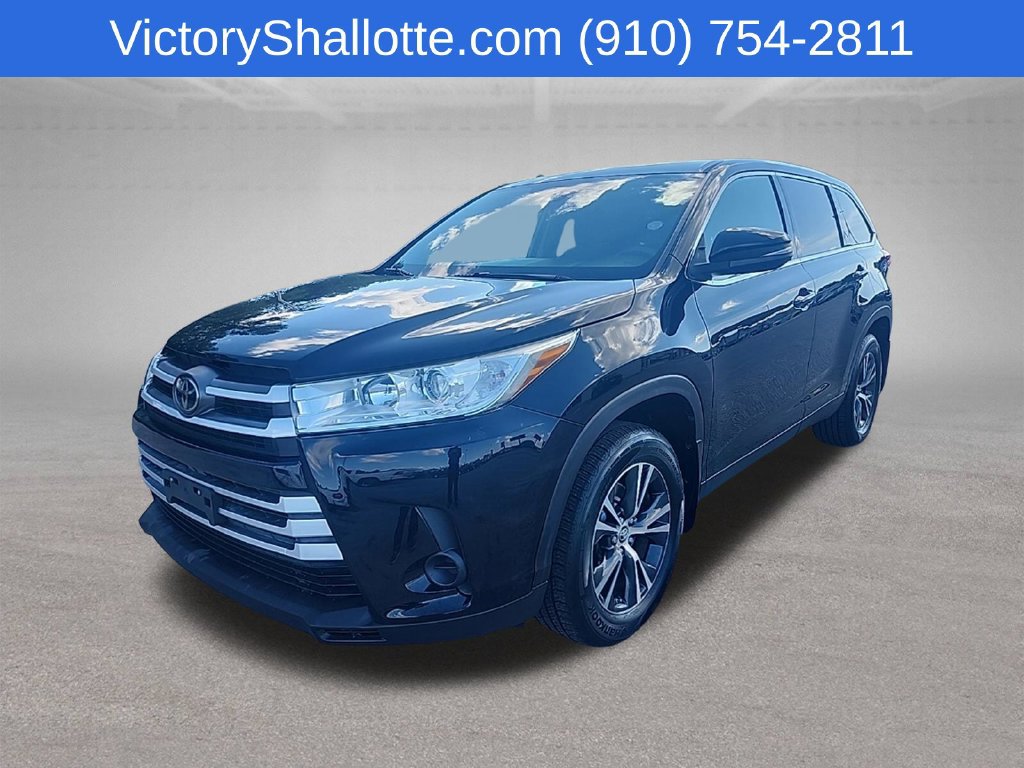 Used 2019 Toyota Highlander LE AWD/4WD image 14