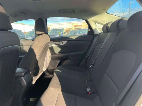 Used 2022 Kia Forte LXS image 8