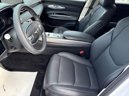 Certified 2025 Genesis GV70 2.5T Select w/ Select Package image 12
