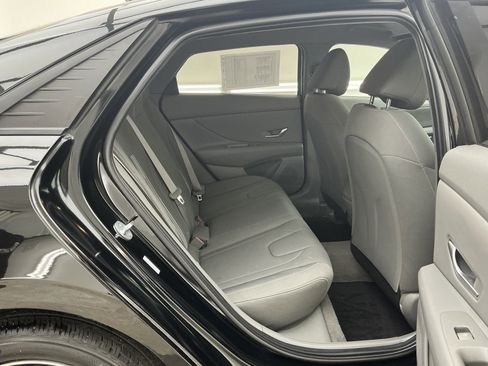Used 2023 Hyundai Elantra SEL w/ Convenience Package image 21