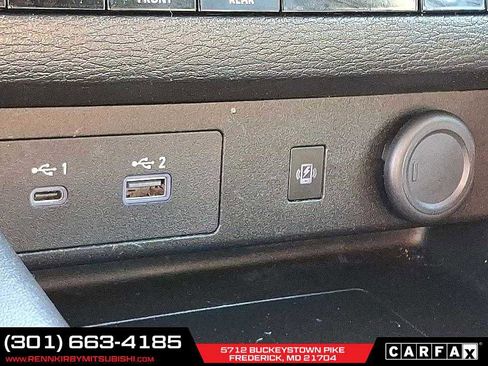 Used 2024 Mitsubishi Outlander SE image 25