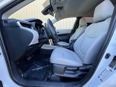 Used 2023 Toyota Corolla Cross LE AWD/4WD image 10