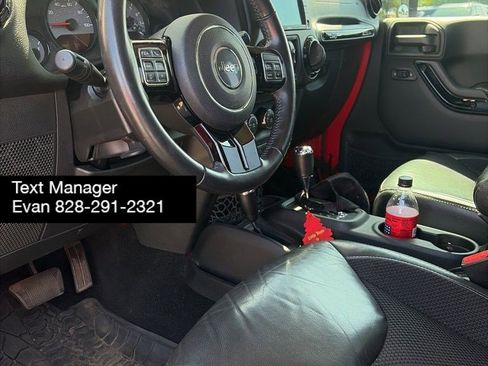 Used 2017 Jeep Wrangler Unlimited Sahara AWD/4WD image 13