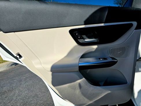 New 2026 Mercedes-Benz GLC 300 4MATIC image 25