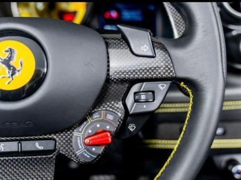 Used 2022 Ferrari F8 Tributo image 20