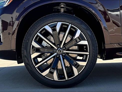 New 2026 Volvo XC90 B5 Ultra image 24