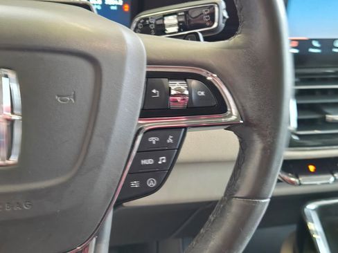 Used 2022 Lincoln Navigator Reserve AWD/4WD image 16