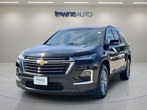 Used 2023 Chevrolet Traverse LT image 1