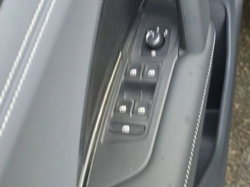 New 2026 Volkswagen Tiguan SE R-Line image 21