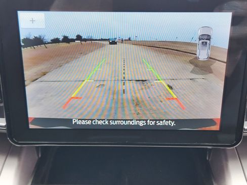 Used 2021 Ford Explorer XLT w/ Equipment Group 202A image 22