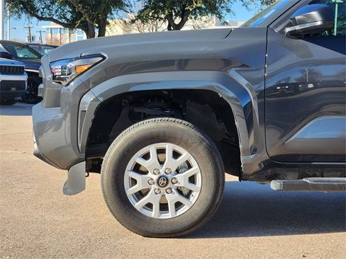 Used 2025 Toyota Tacoma SR image 9