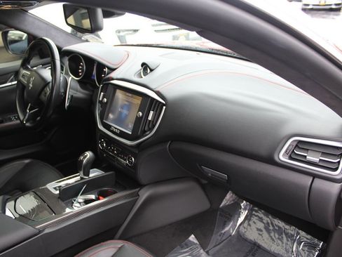 Used 2015 Maserati Ghibli S Q4 image 26