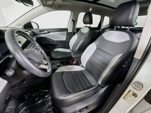 Certified 2023 Volkswagen Taos SEL AWD/4WD image 5