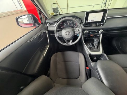 Used 2023 Toyota RAV4 LE AWD/4WD image 10