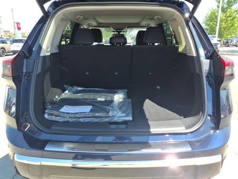 New 2026 Nissan Rogue Platinum AWD/4WD image 9