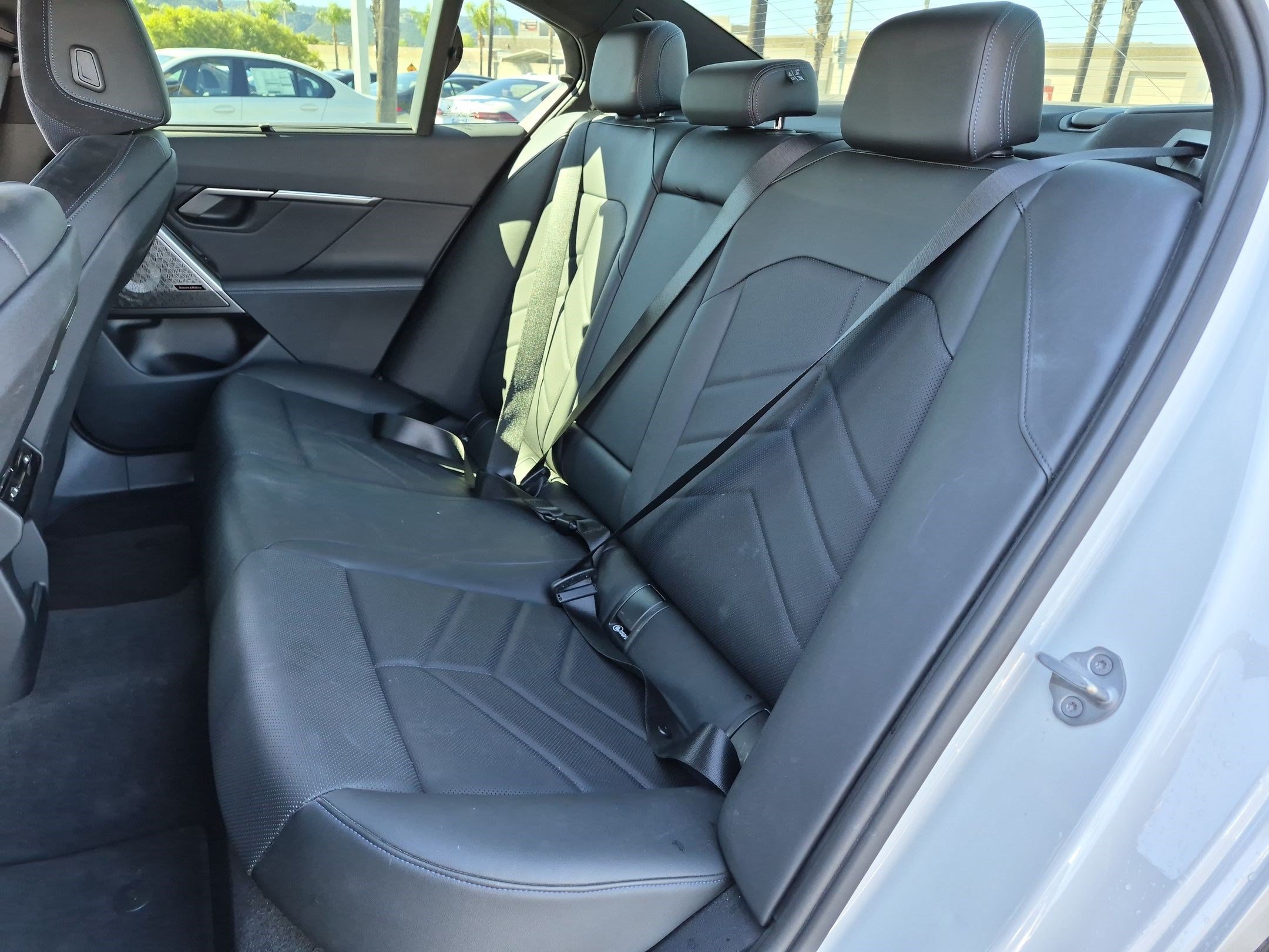Used 2024 BMW i5 eDrive40i w/ Executive Package RWD image 30
