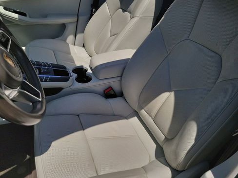 Used 2017 Porsche Macan AWD/4WD image 21
