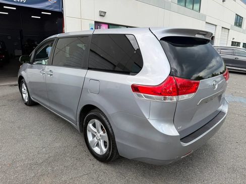 Used 2012 Toyota Sienna LE FWD image 14