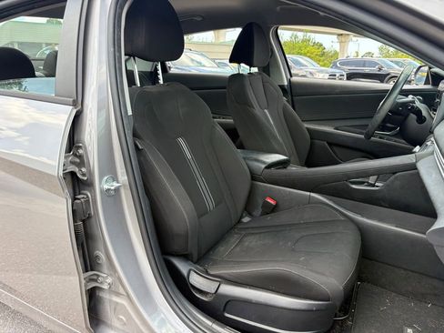 Used 2023 Hyundai Elantra SEL w/ Convenience Package FWD image 16