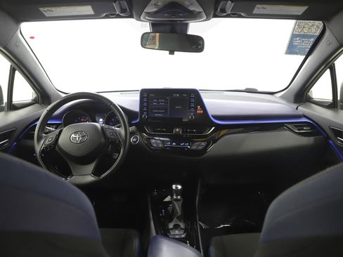 Used 2021 Toyota C-HR XLE image 14