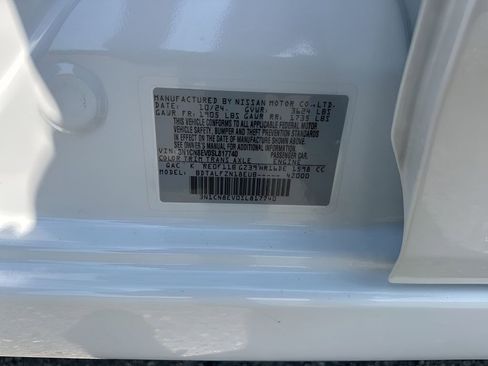 Used 2025 Nissan Versa SV image 31