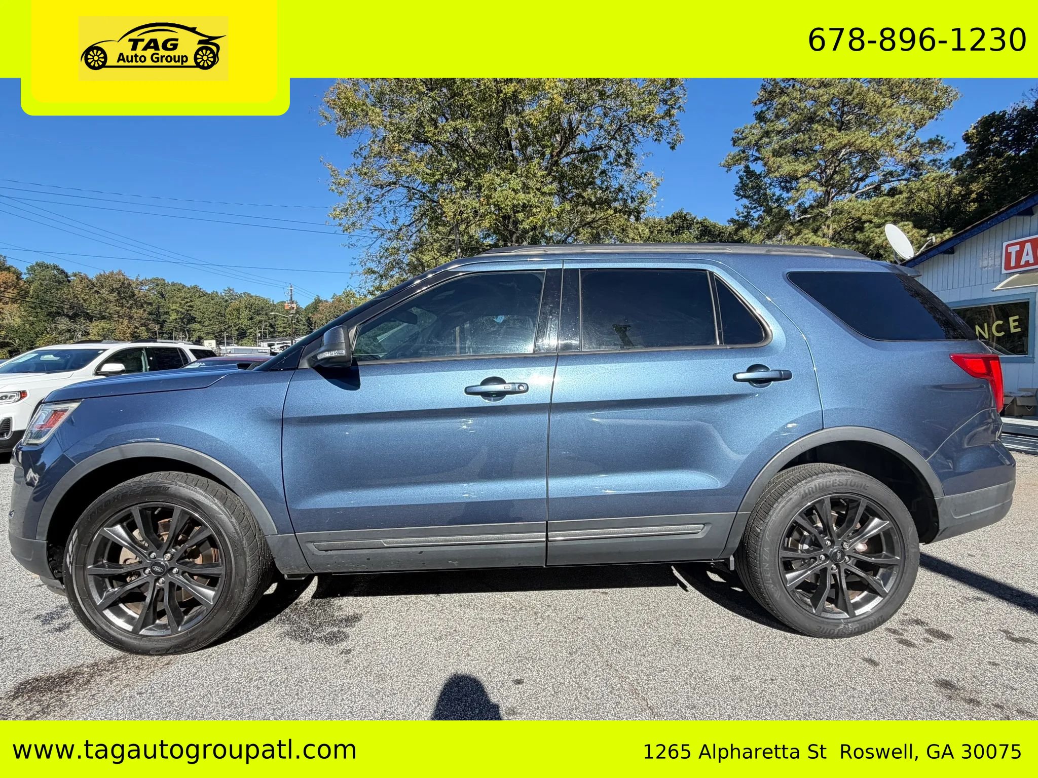 Used 2019 Ford Explorer XLT w/ Equipment Group 202A AWD/4WD image 3