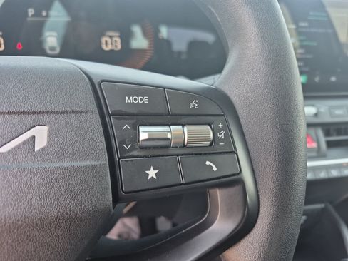 Used 2025 Kia K4 FWD image 27
