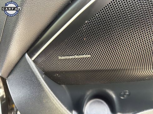 Used 2017 Kia Cadenza Premium w/ Luxury Package image 16