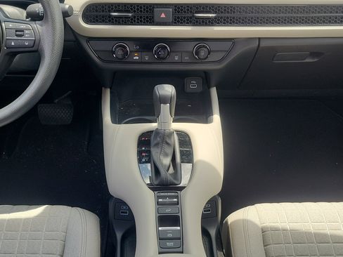 Used 2023 Honda HR-V LX image 19