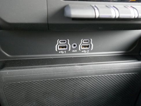 New 2026 RAM 1500 Express AWD/4WD image 17