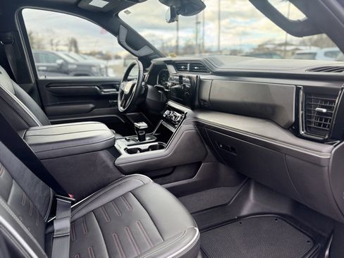 Used 2024 GMC Sierra 1500 AT4X image 9