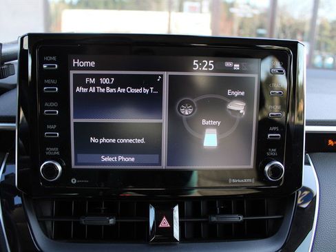 Used 2021 Toyota Corolla LE image 10