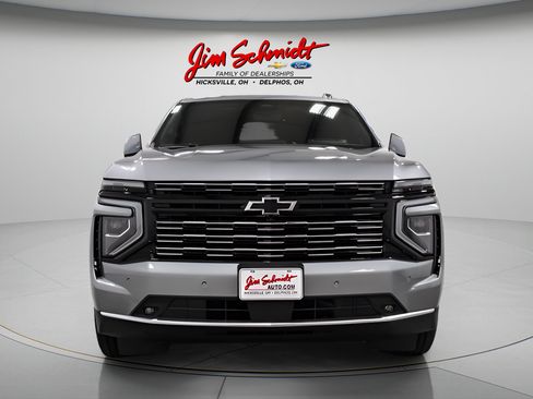 Used 2025 Chevrolet Tahoe High Country AWD/4WD image 2
