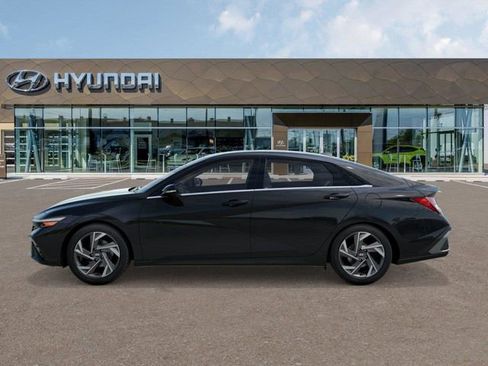 New 2025 Hyundai Elantra Limited w/ Cargo Package image 3