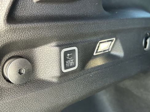 New 2025 Jeep Grand Cherokee L Limited image 9