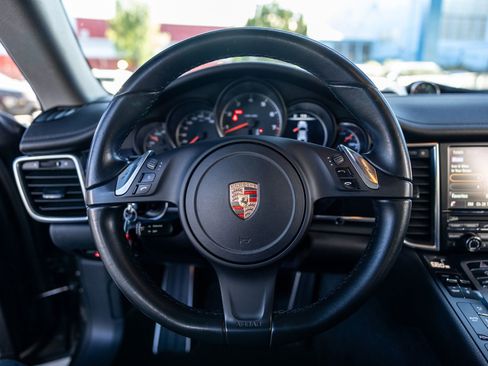 Used 2015 Porsche Panamera image 6