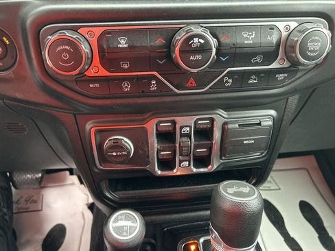 Used 2021 Jeep Wrangler Unlimited Sport image 14