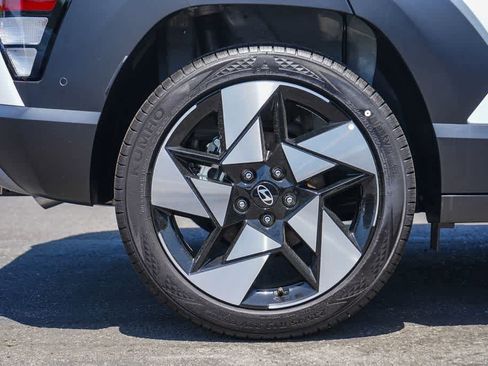 New 2026 Hyundai Kona Limited FWD image 8