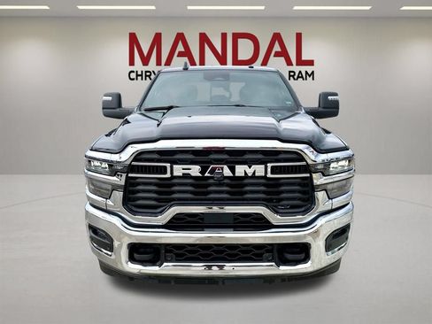 Used 2026 RAM 2500 Big Horn AWD/4WD image 2