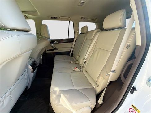 Used 2018 Lexus GX 460 image 20