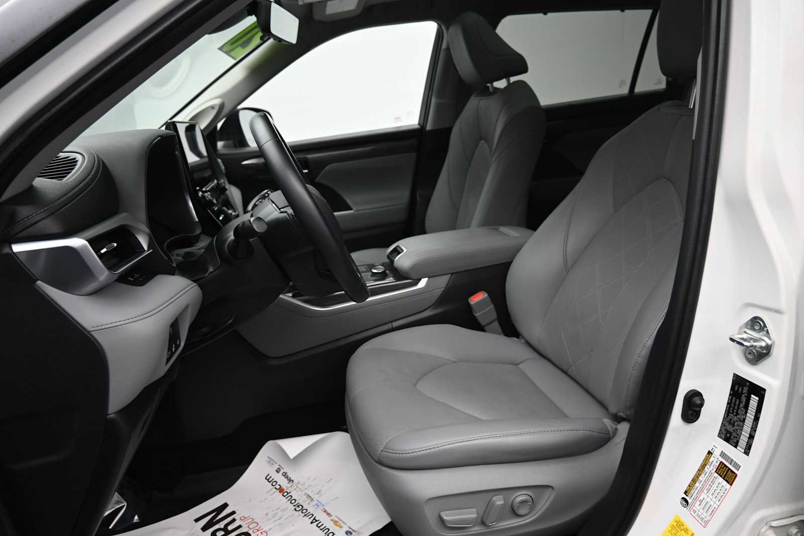 Used 2020 Toyota Highlander Platinum AWD/4WD image 13
