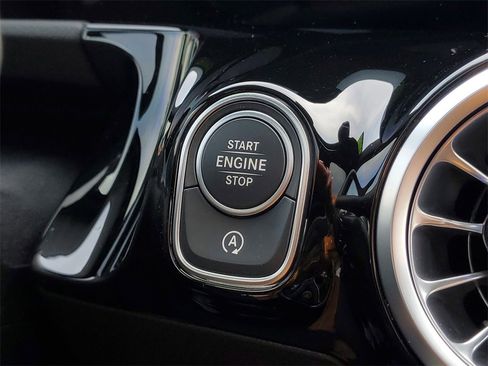 Used 2025 Mercedes-Benz GLA 35 AMG 4MATIC image 24