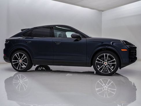 Certified 2026 Porsche Cayenne Coupe AWD/4WD image 9